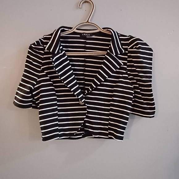 Cropped black and white blazer - Picture 2 of 3